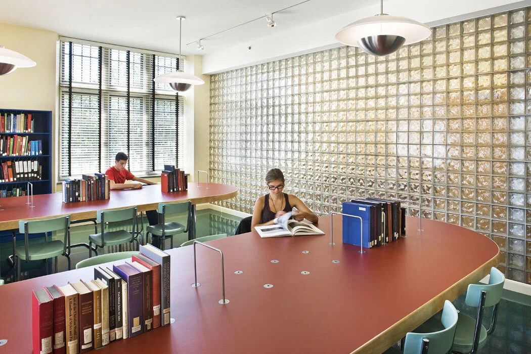 Vassar College Van Ingen Art Library