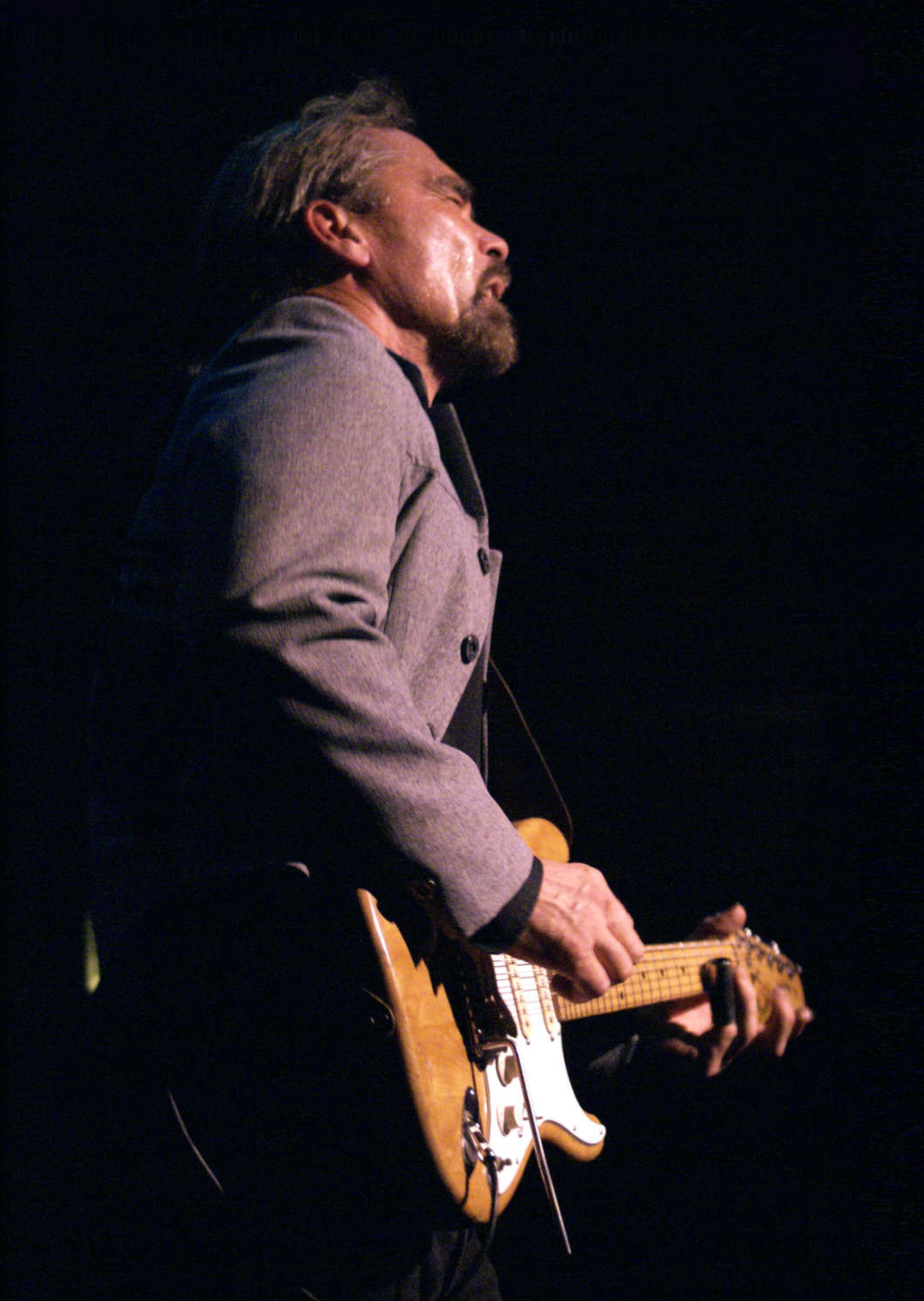 NickVigarino_epk4_JPEG__300dpi-edit.jpg