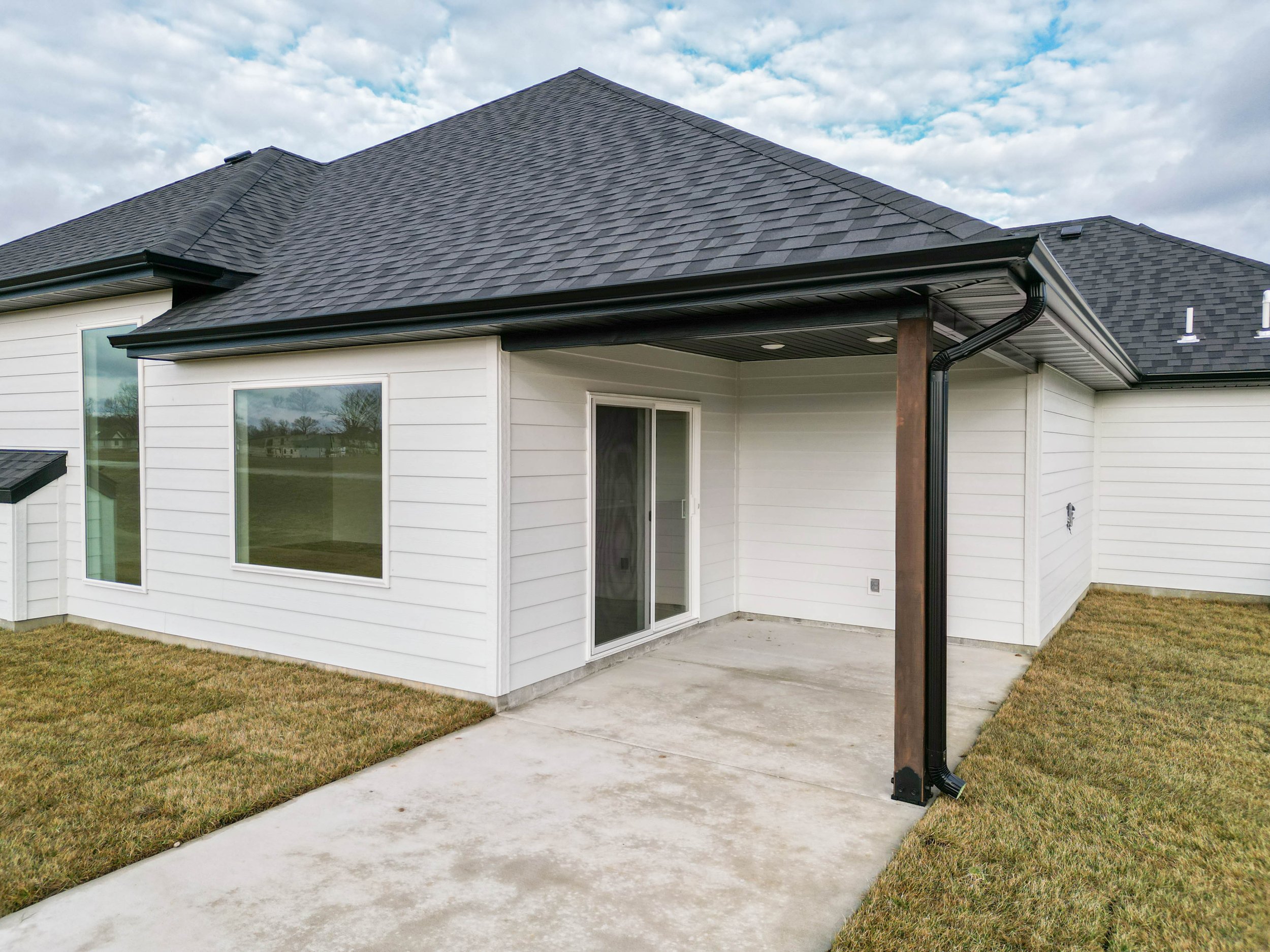 covered patio.jpg