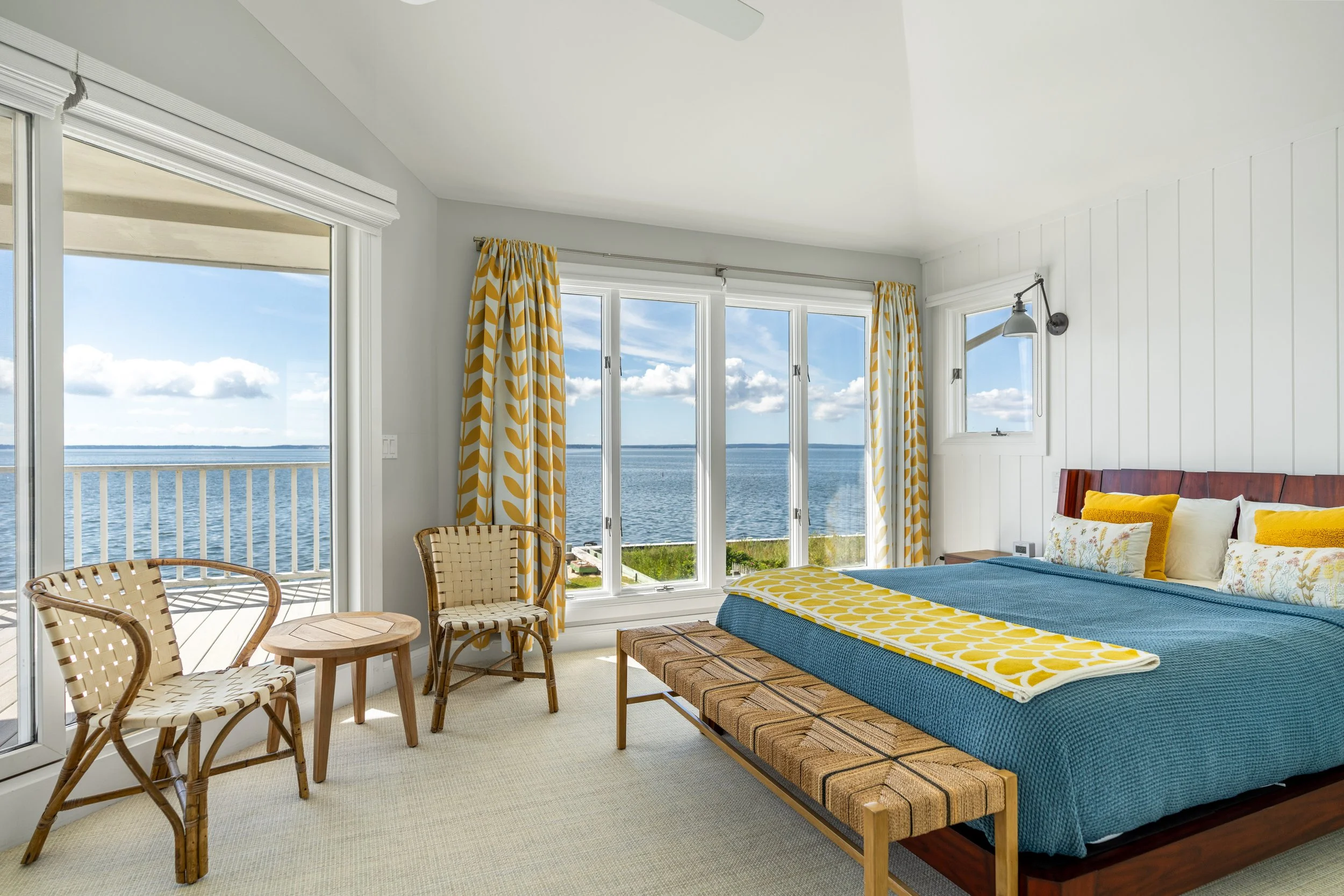 hamptons-luxury-home-bedroom-beach-view-photografik-studios.jpg