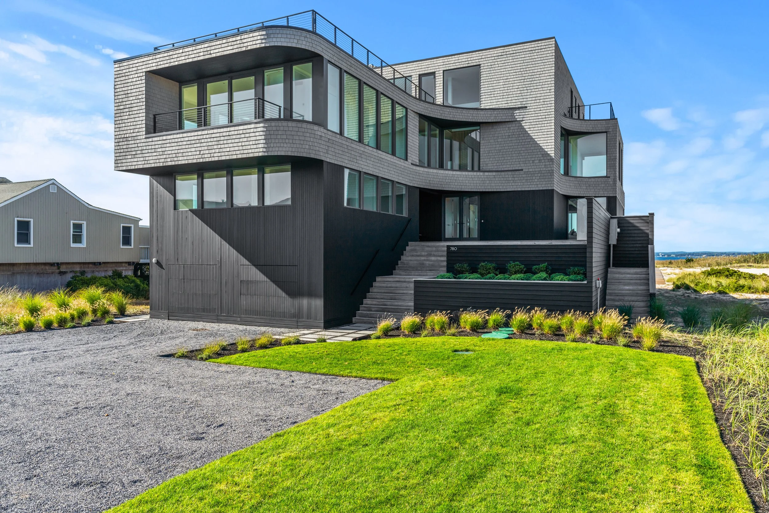 hamptons-modern-luxury-home-exterior-photografik-studios.jpg