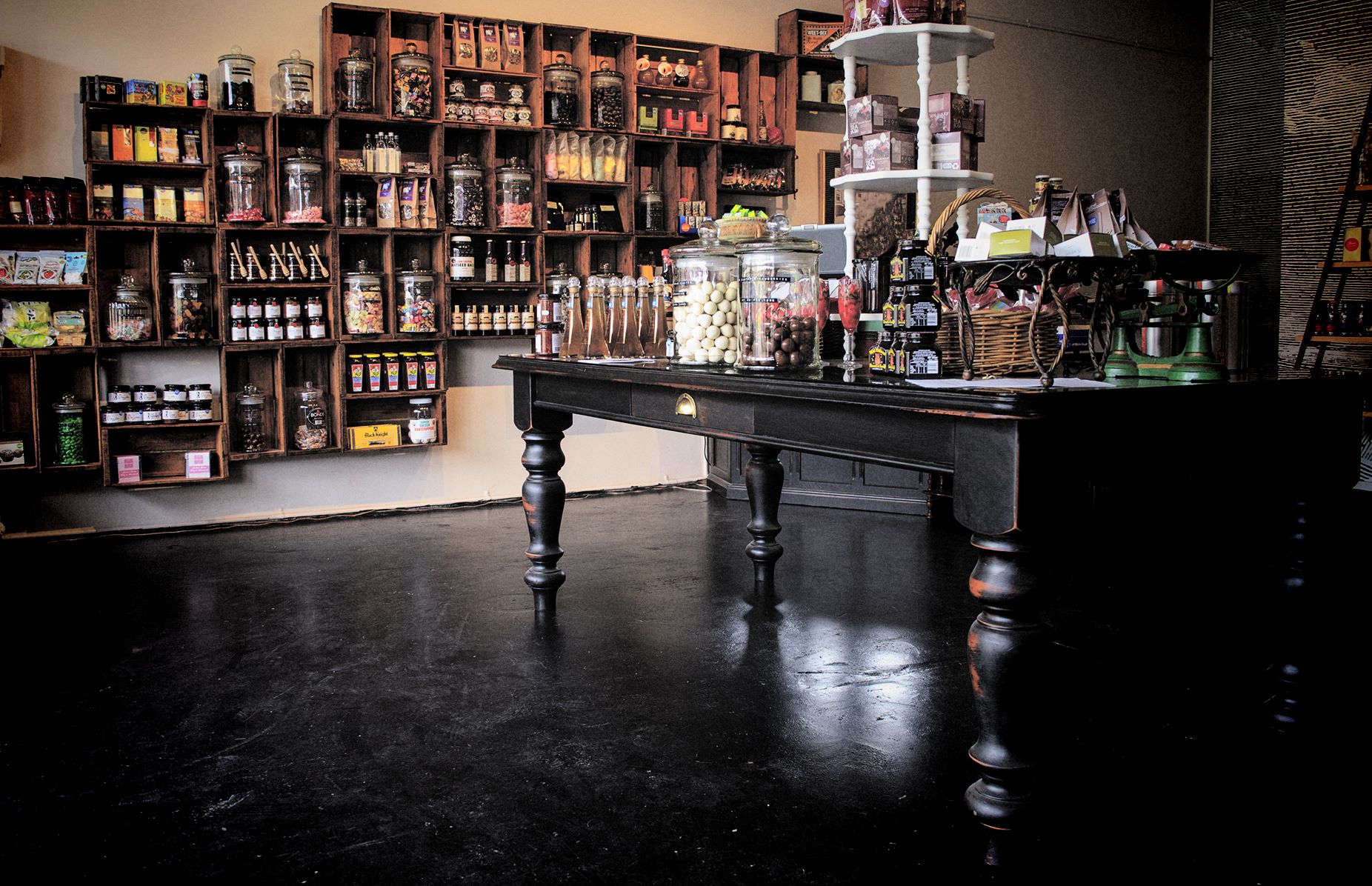 The Confectory was a boutique lolly and liquor store in Belgrave, VIC. Designed for the decedent confectionary lovely, The Confectory stocked a wide range of high end chocolate, lollies, jams and sweet wines, as well as a selection of vegan, gluten