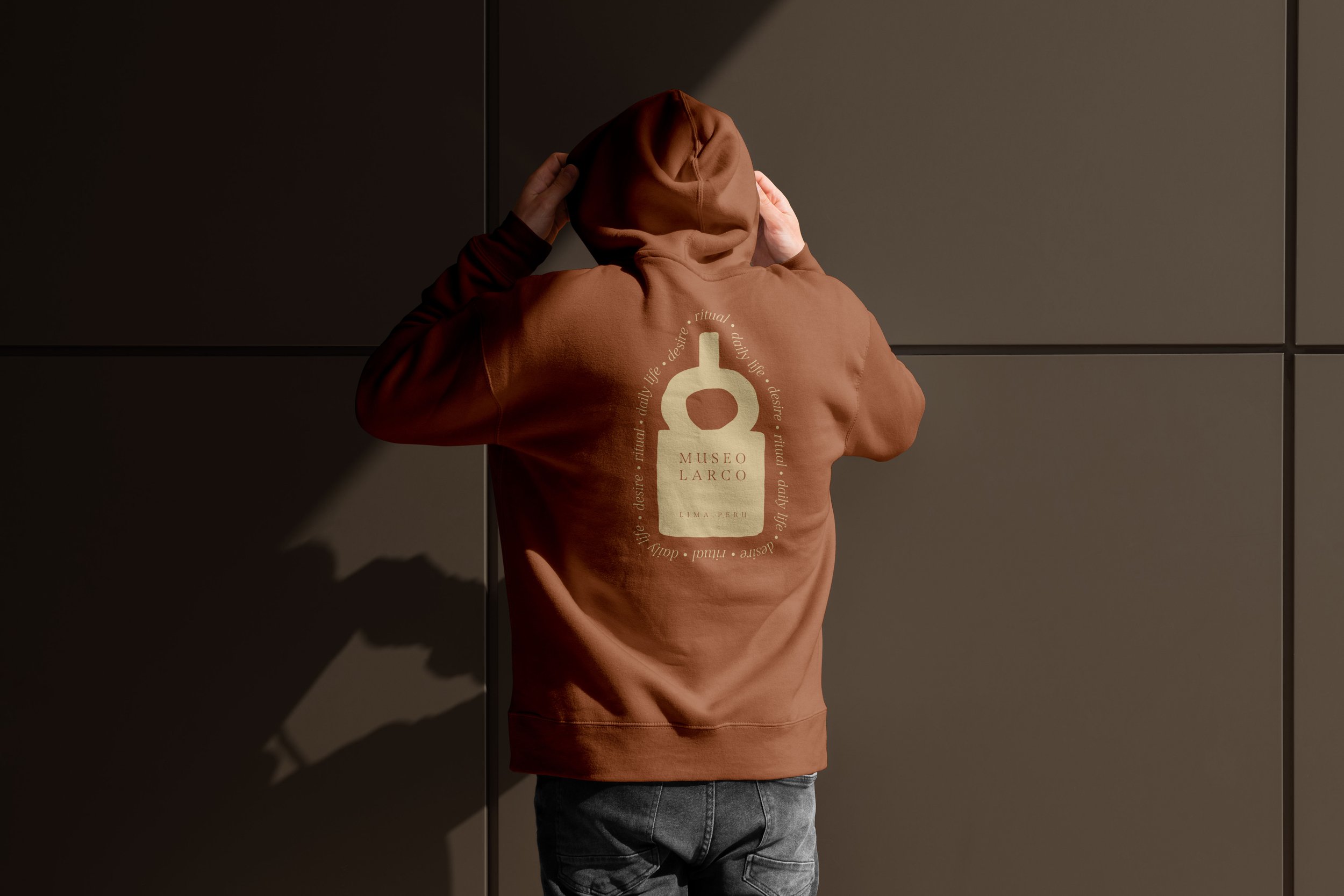 MuseoLargo_Hoodie_BackPerson.jpg