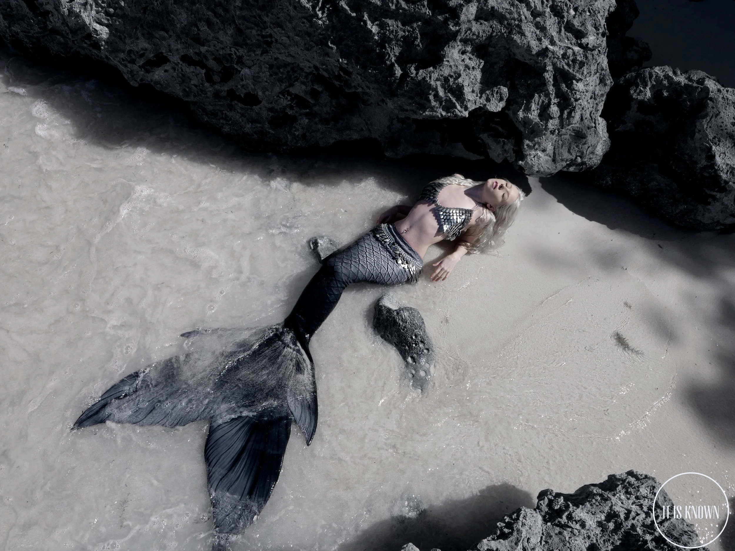 Erika Rodgers (https://www.youtube.com/c/erikarodgers1) in Barbados Mermaid tail: https://www.finfolkproductions.com/ with scalemaille bra and belt by It Is Known