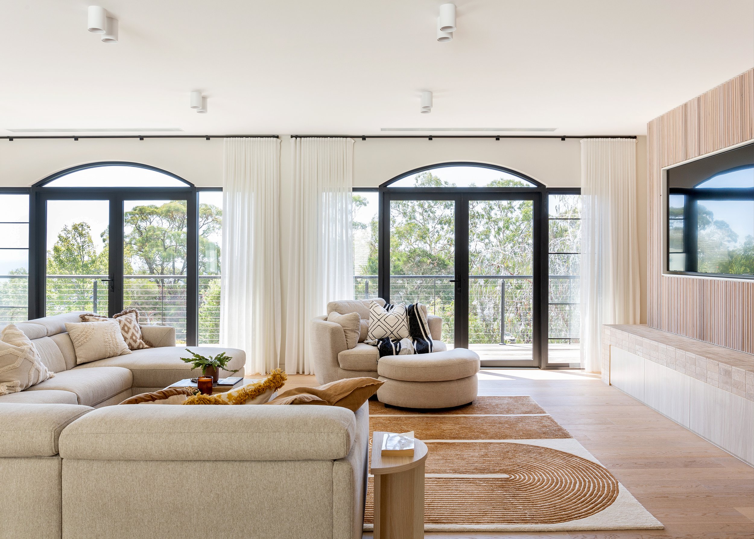 dromana-living-room-arched-windows-coastal-interior-dmp-creative.jpg