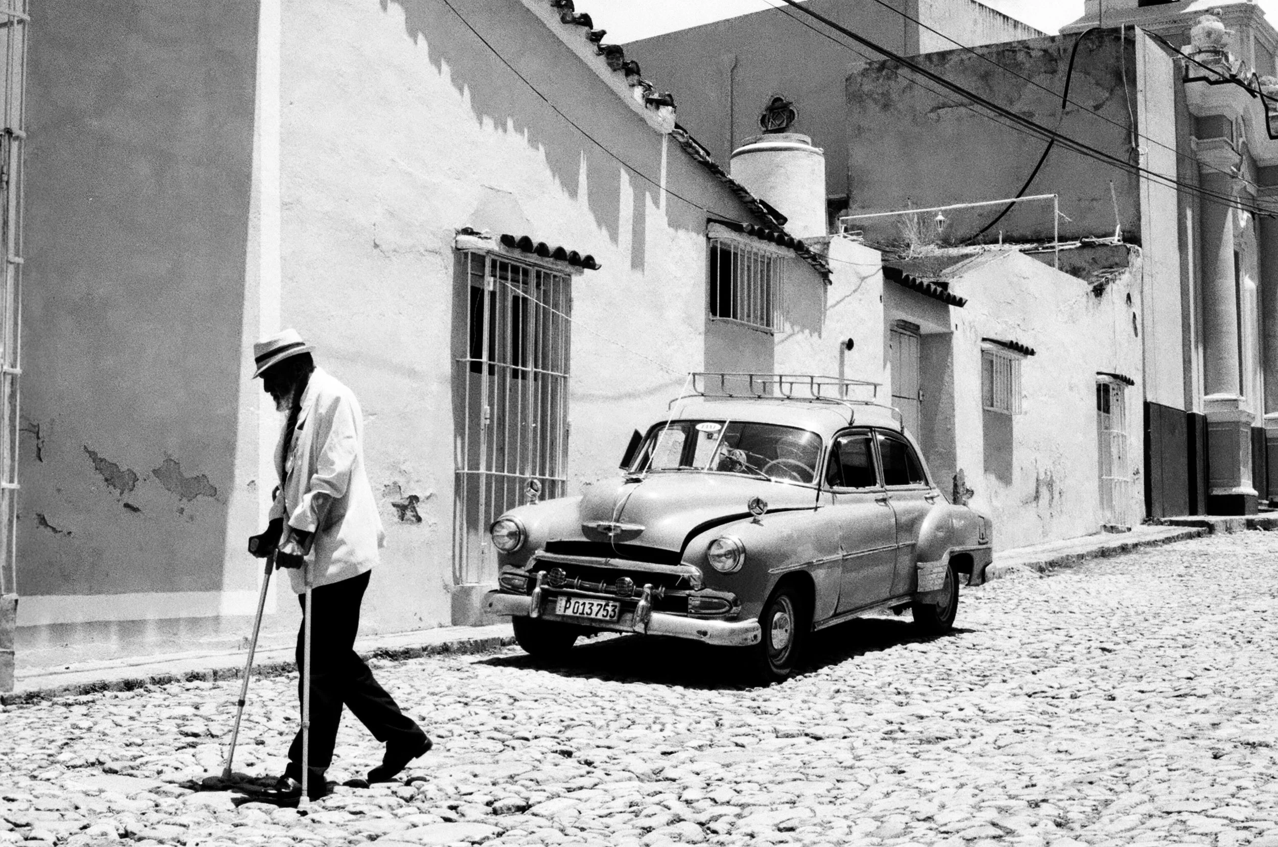 Trinidad, petite ville au centre du pays, attire de nombreux touristes avec ses rues pavés et ses galeries d'art. Ici, un vieux cubain digne d'un membre de Buena Vista Social Club.