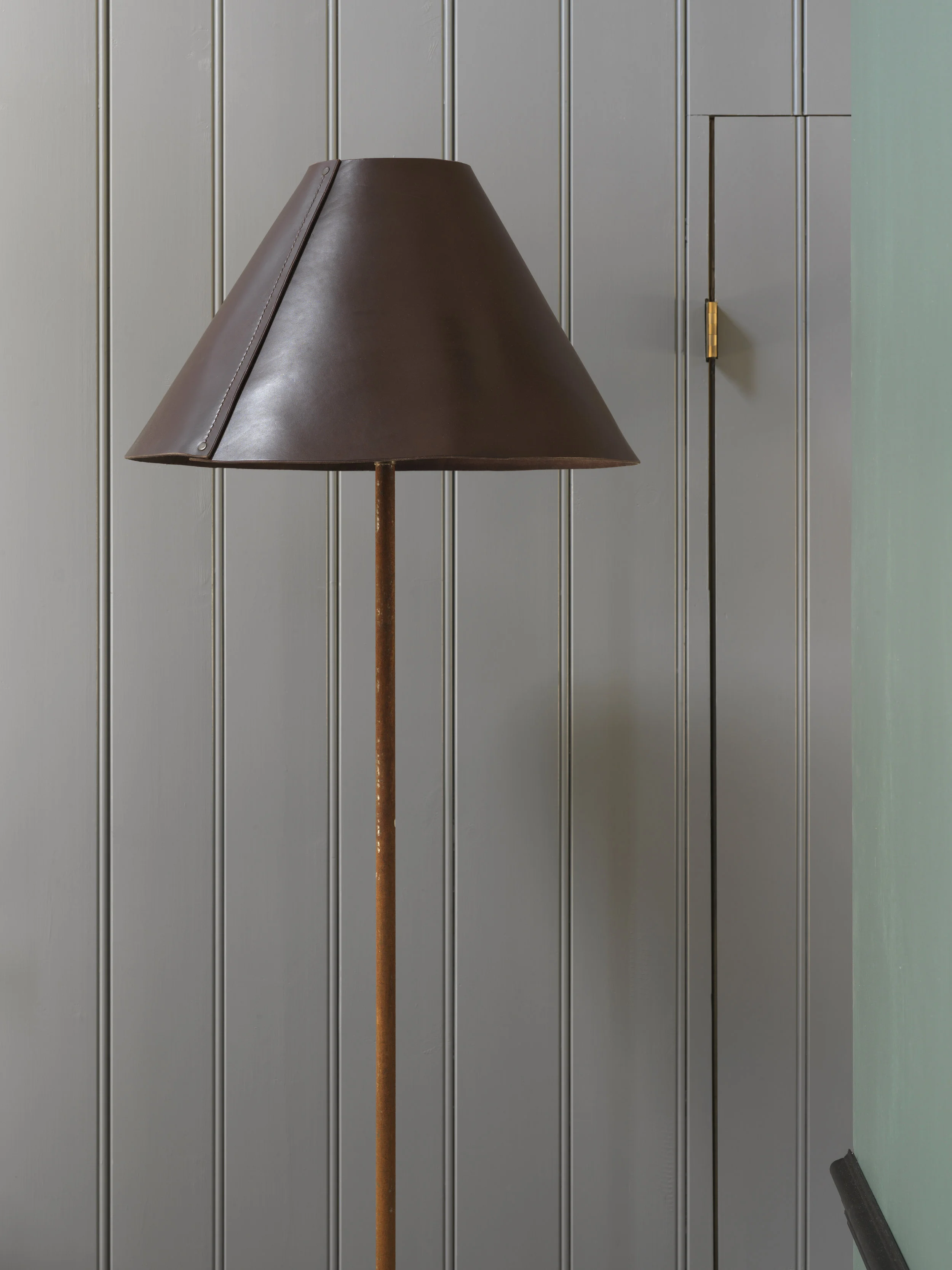 Standard_Lamp_02.jpg