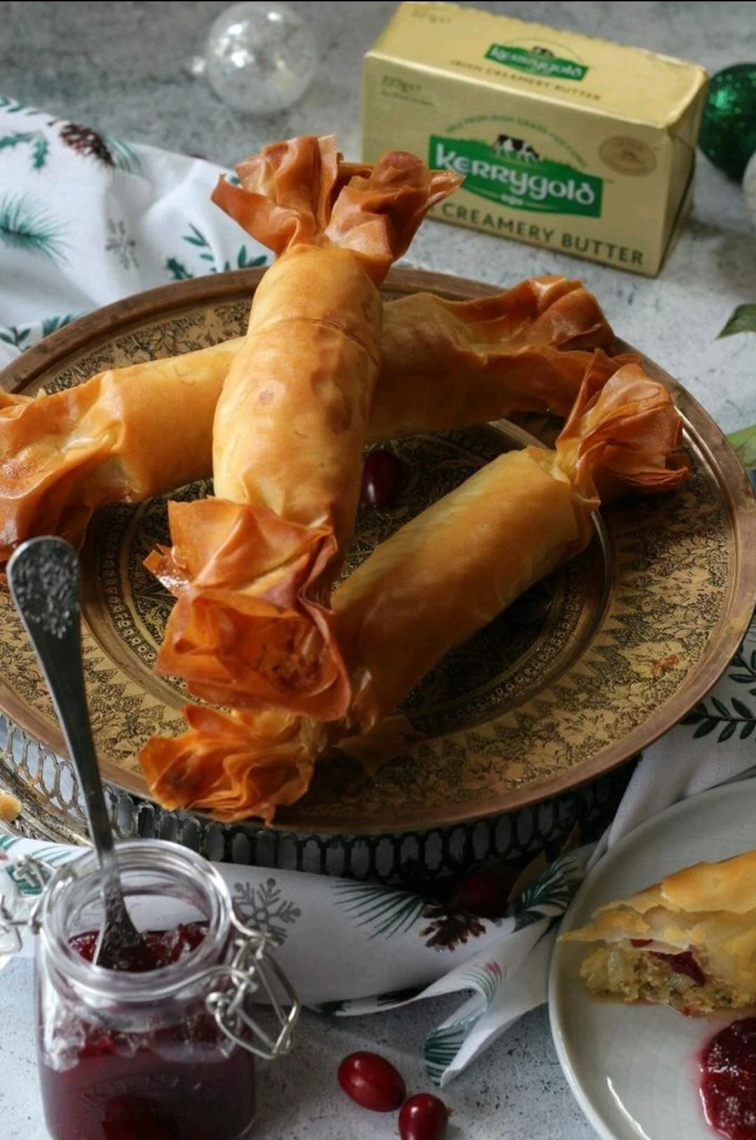 Make... Kerrygold cranberry &amp; stuffing Christmas crackers
