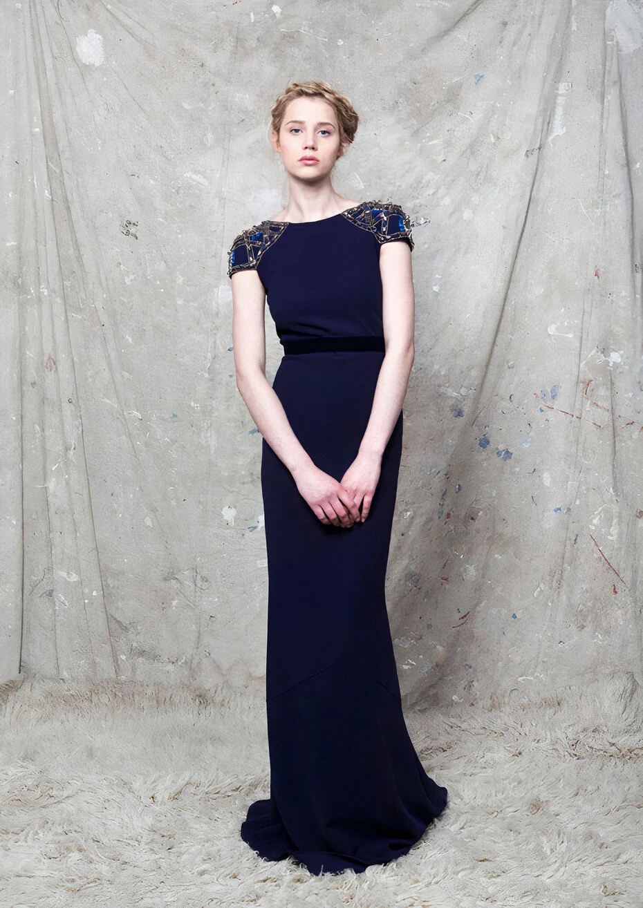 Emma Gown rental price: €195