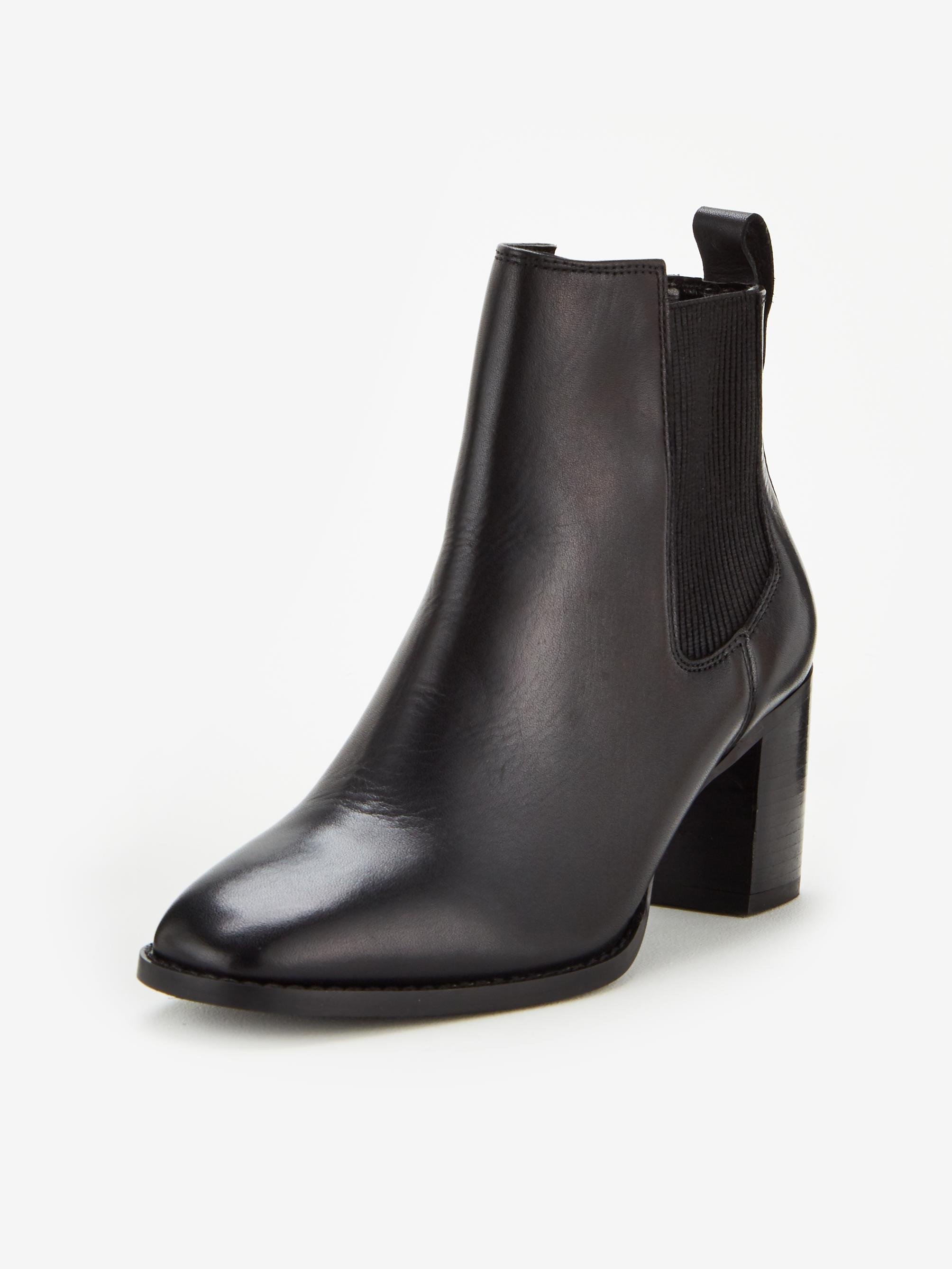 1&gt;V BY VERY Leather Block Heel Boot €75