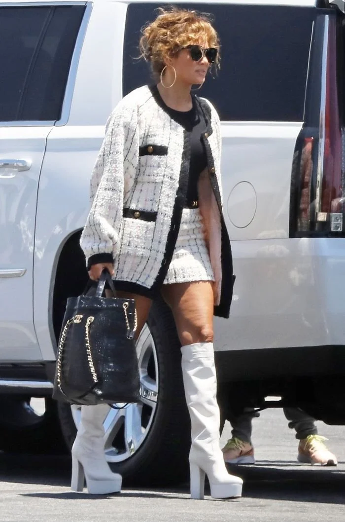 Jennifer Lopez channeling MTM