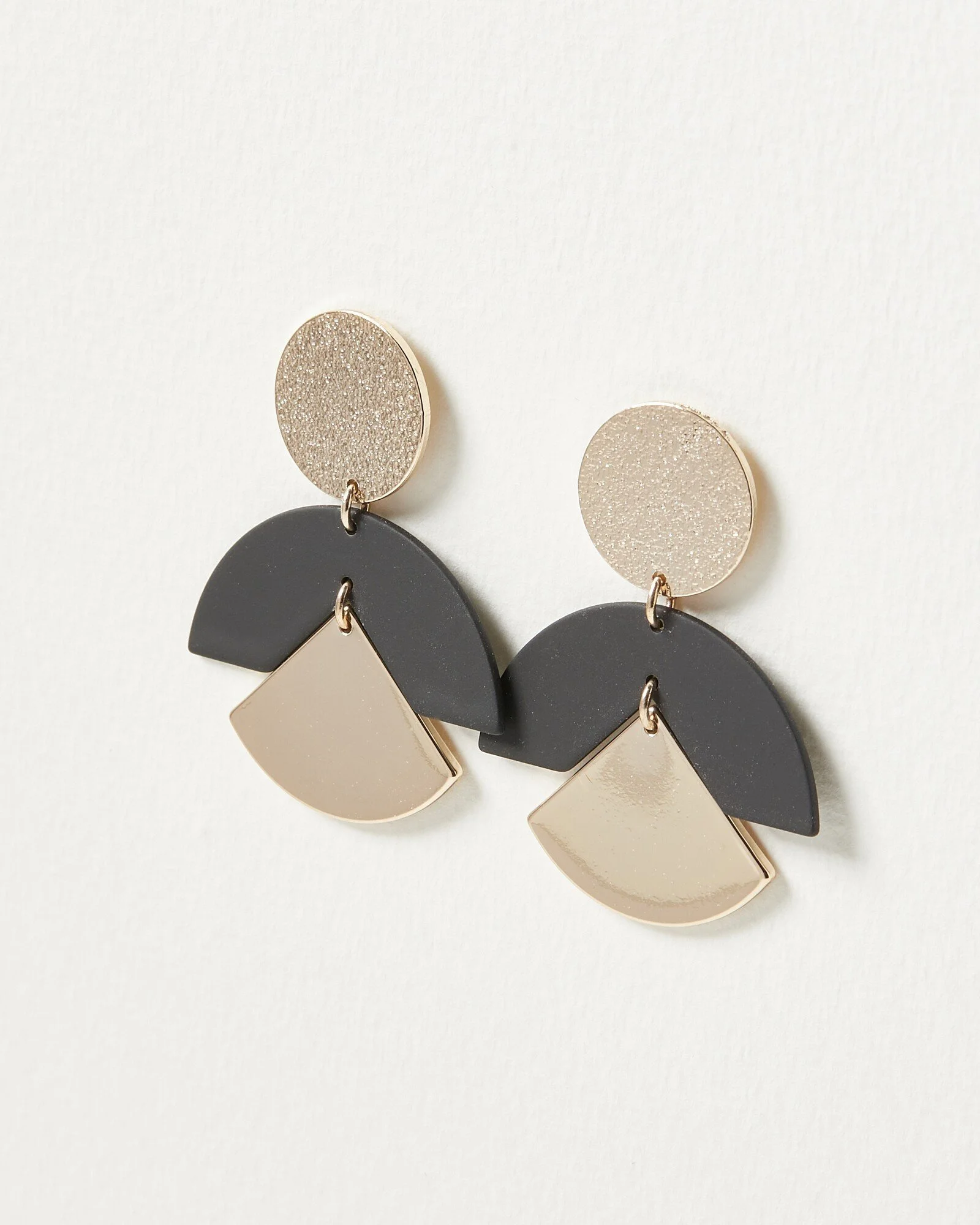 3&gt;Oliver Bonas Crane Metallic Geometric Shape Earrings €22