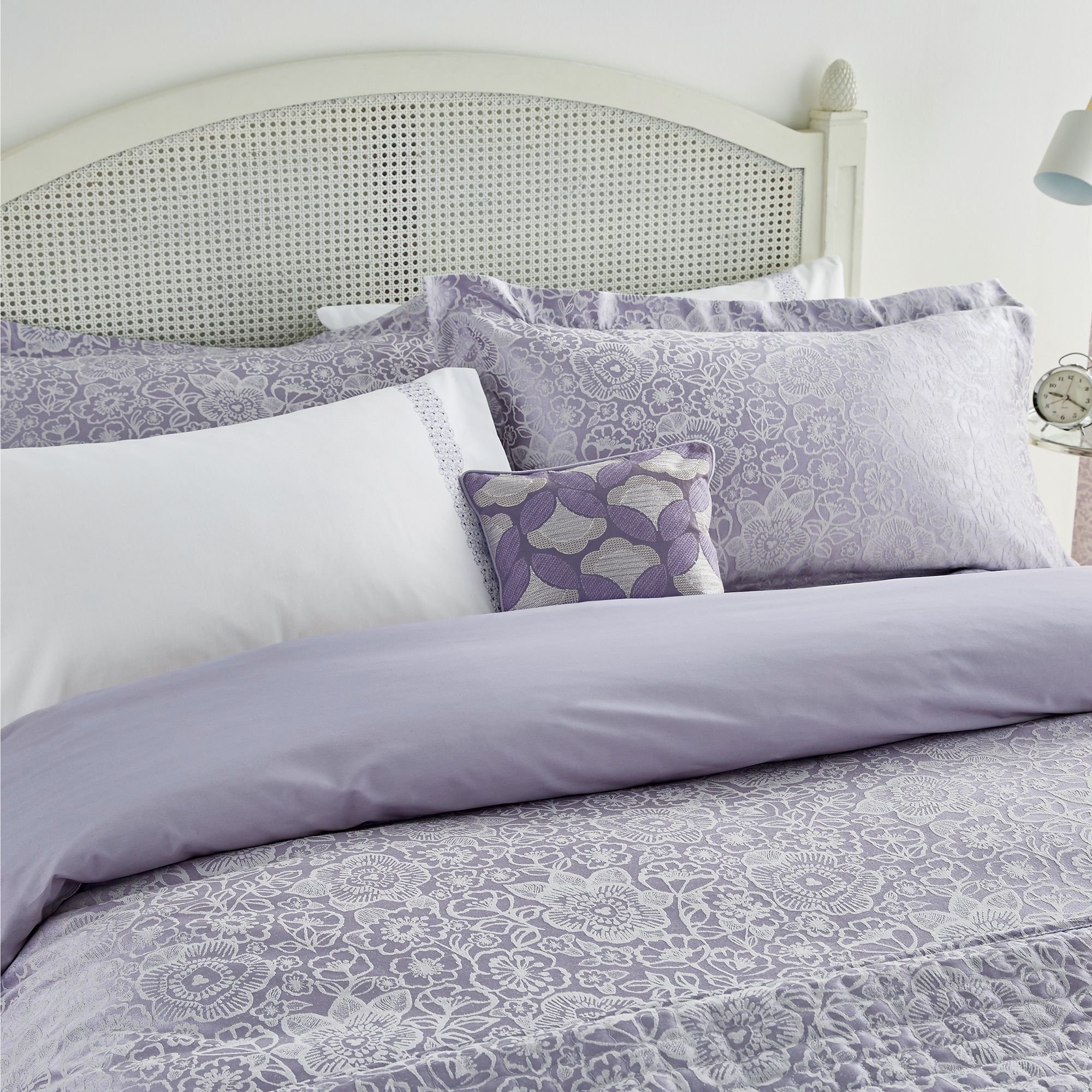 9 Helena Springfield Sylvie Reversible Double Duvet €100 