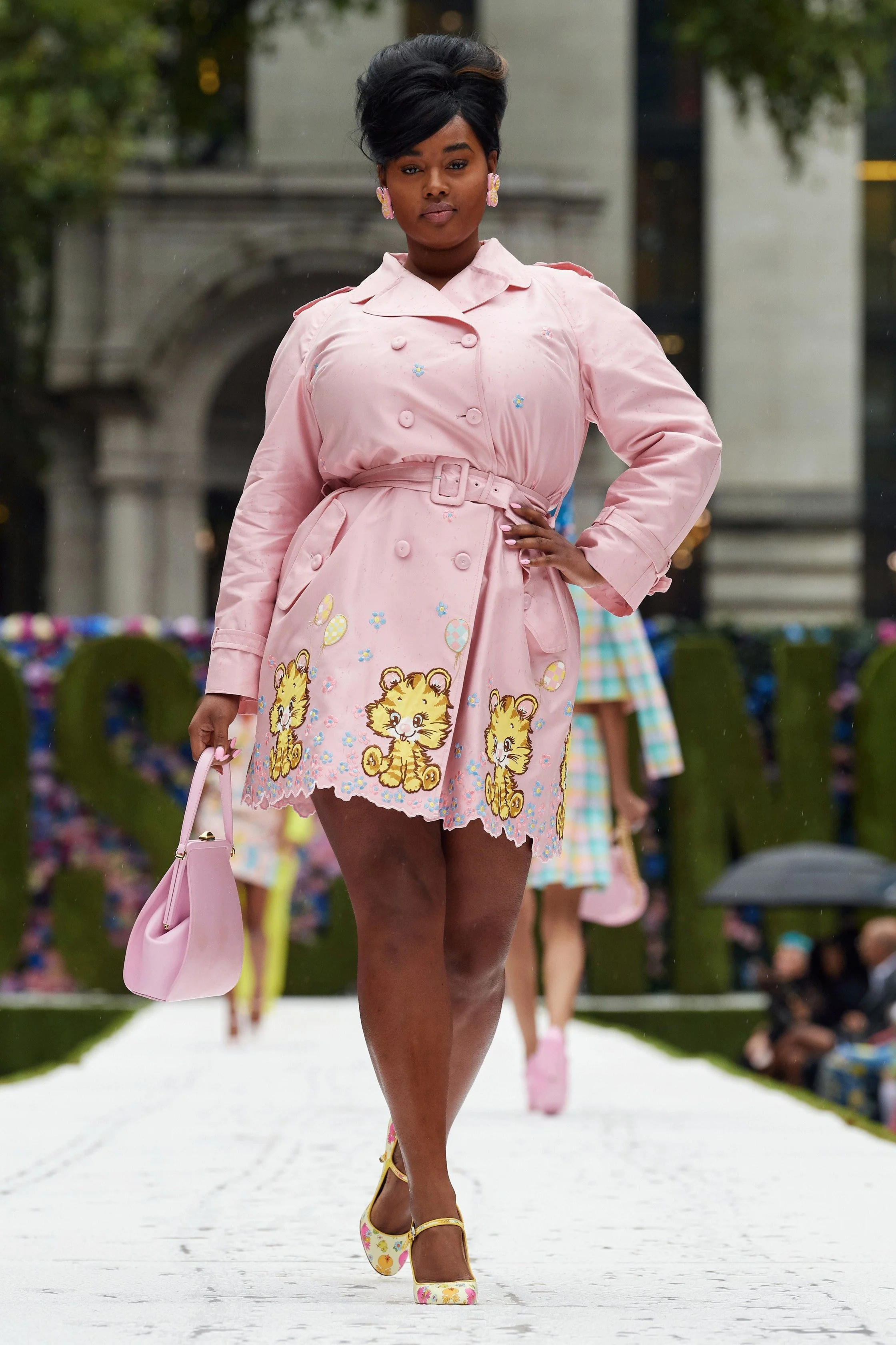 1.MOSCHINO Spring 2022 RTW