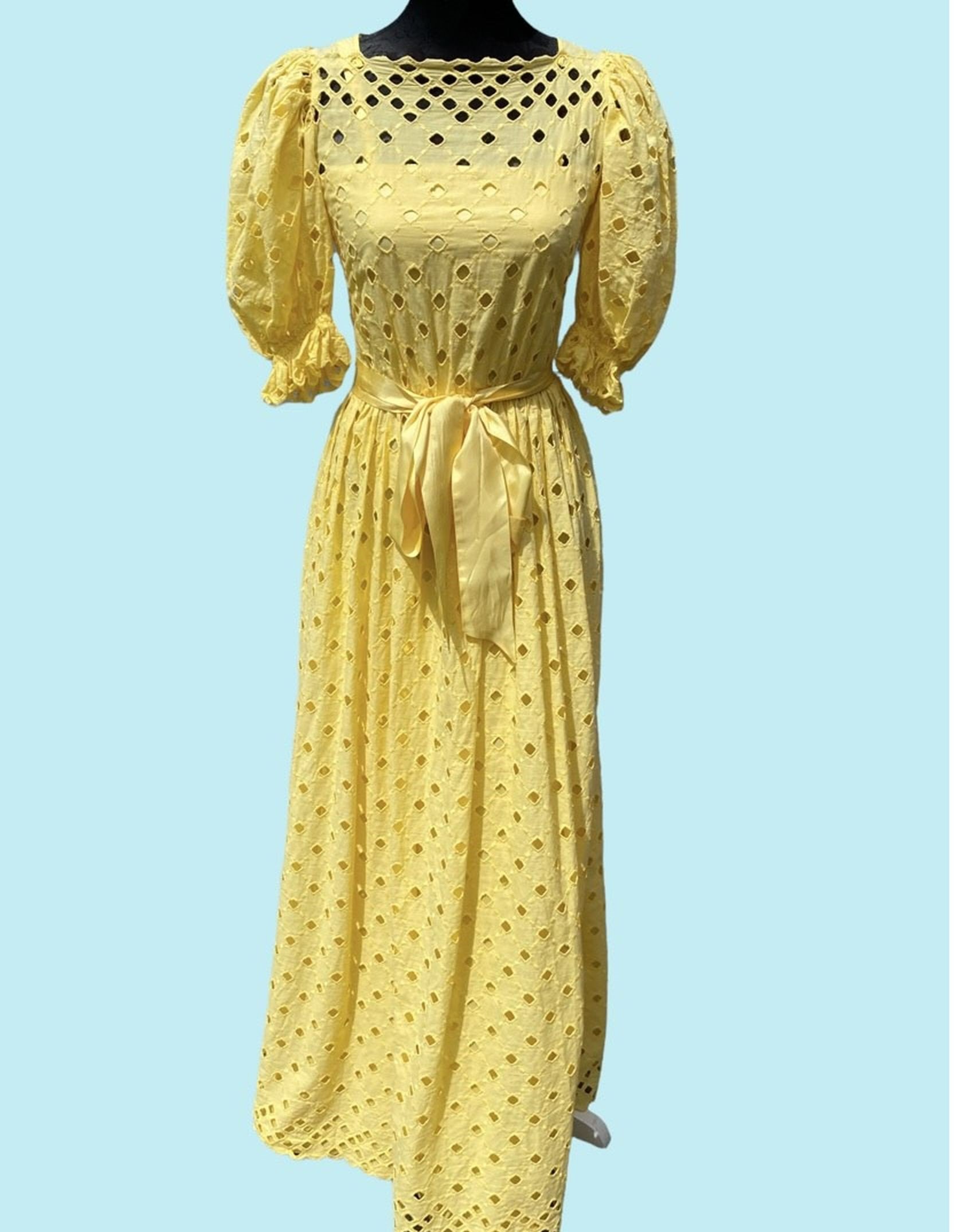 4 Yellow Cut Out 1970s Maxi Dress €65