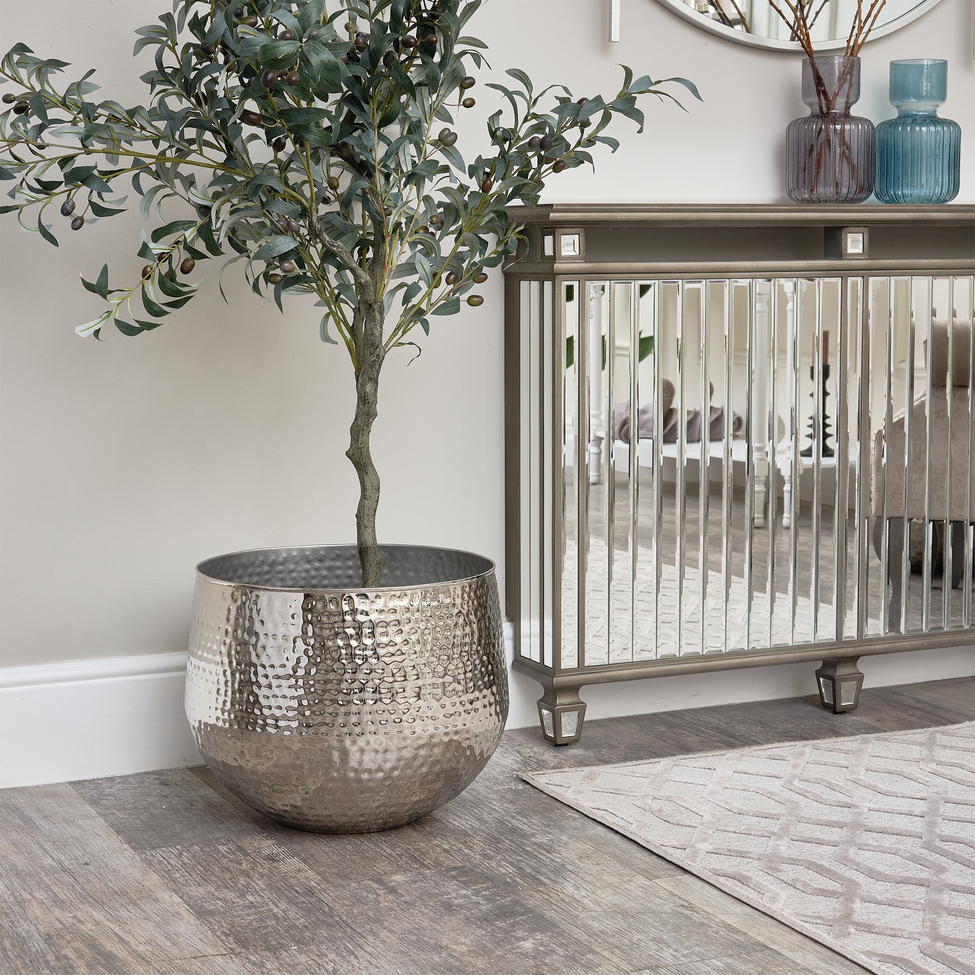10.MELODY MAISON Large Silver Hammered Metal Planter €59.56, 