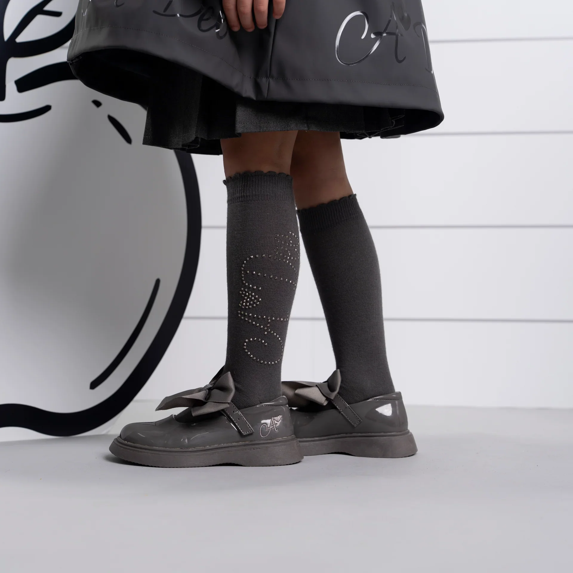 W266193_W266901GREY_2_Custom.webp