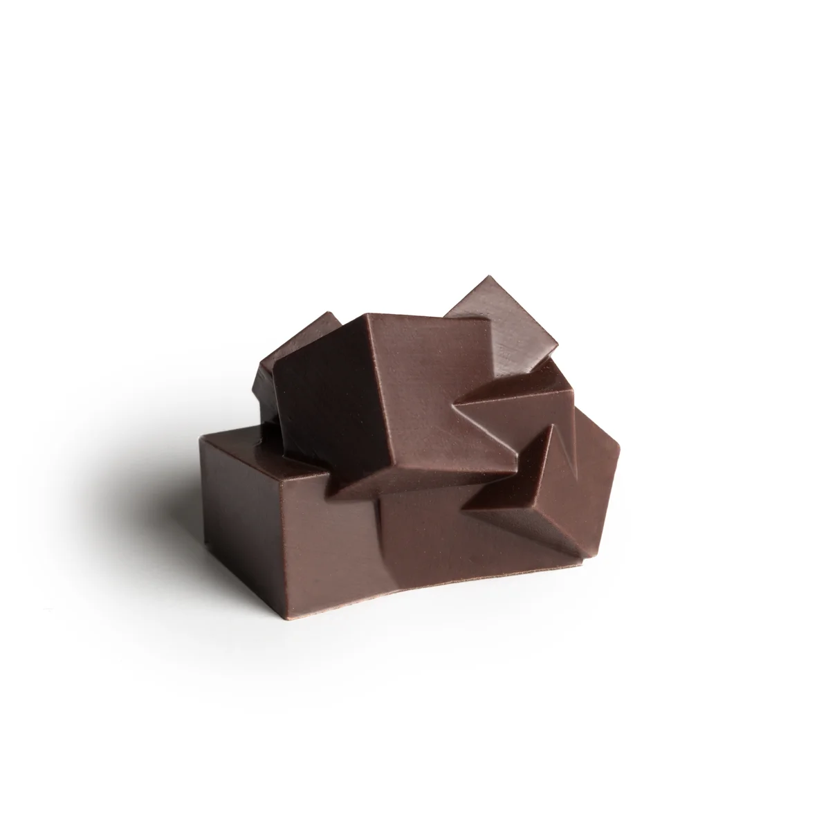 Spicy mountain pepperberry & dark chocolate Rich and creamy dark chocolate complemented by the peppery spiciness of this forest berry from Southern regions of Australia.
