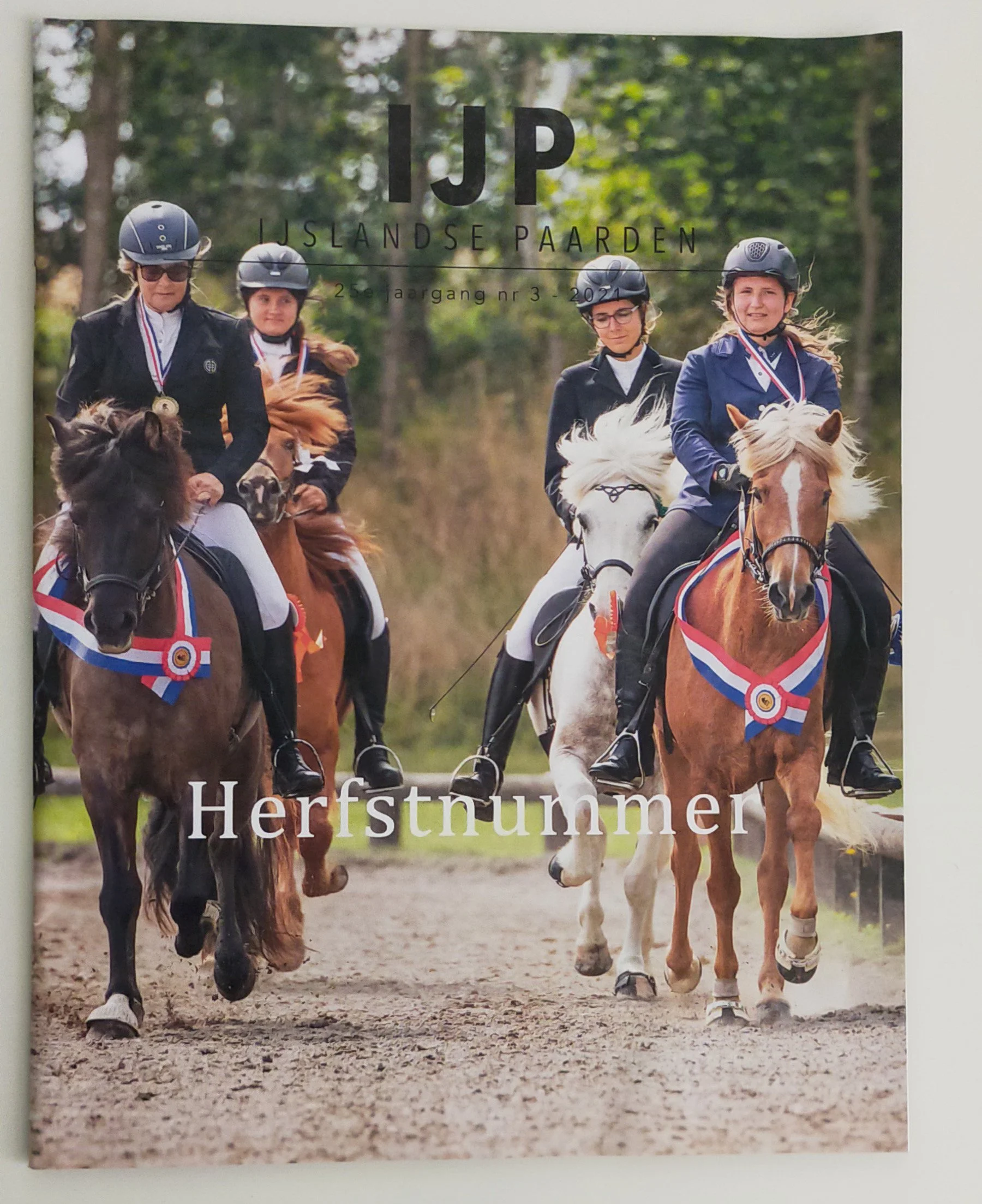 IJPMagazinenr3-2021-coverIrisvanVelzenFotografie.jpg
