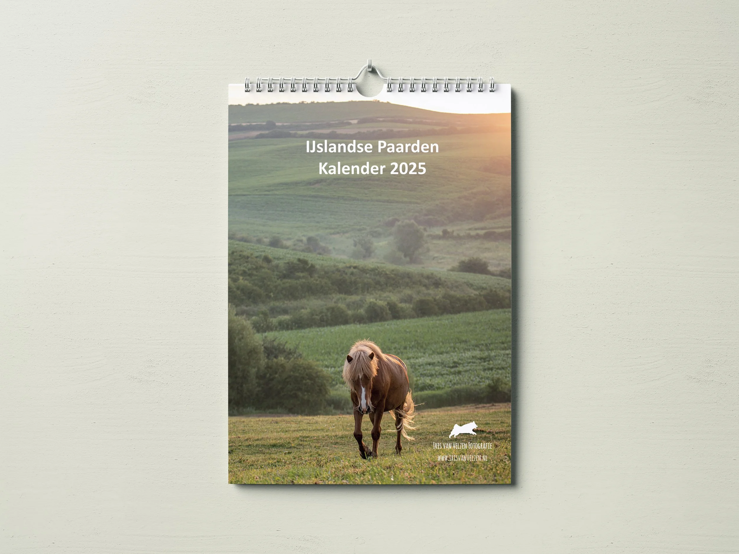 Calendar_Mockup_A3_IJslandsePaardenkalender2025voorkant.jpg
