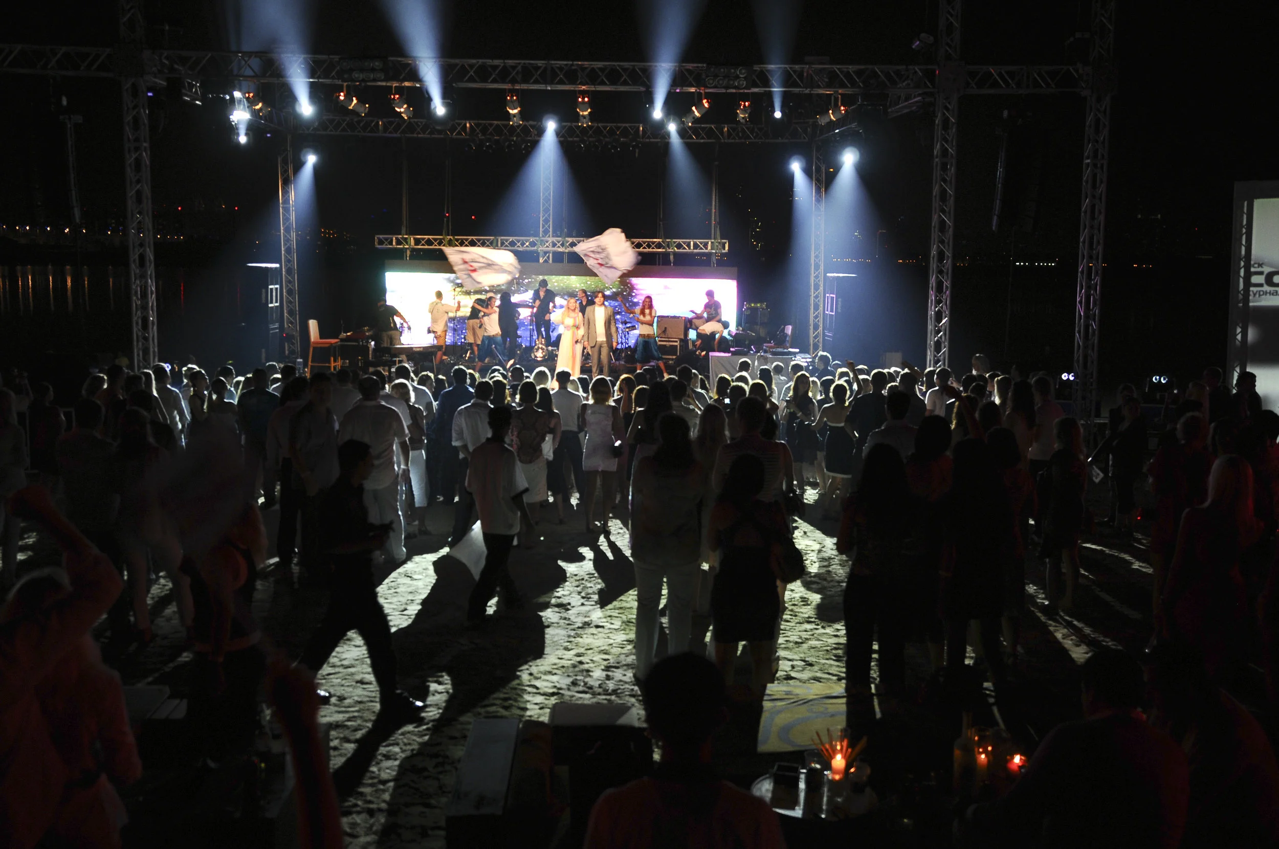 Moscow Motion 2009 The who’s who of UAE and Russian elite, socialites and fashionistas were brought together by Eventica to combine Russian glamour with the cosmopolitan style of Dubai. Read more