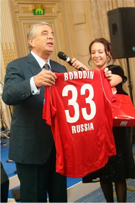 The match, the brainchild of Give Life Foundation founders, the actresses Dina Korzun and Chulpan Khamatova, and RBCA Managing Director Sergei Kolushev, took place on the same day as the crucial Euro 2008 qualifier between England and Russia at Wembley Stadium.