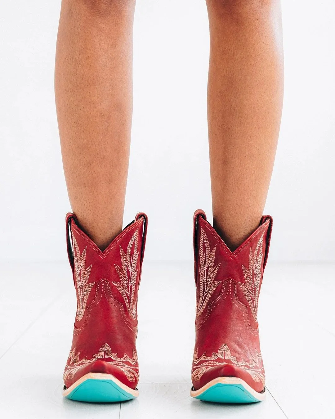 lb0493e-lexington-bootie-smoldering-ruby-ls3-16x9-0625.jpg