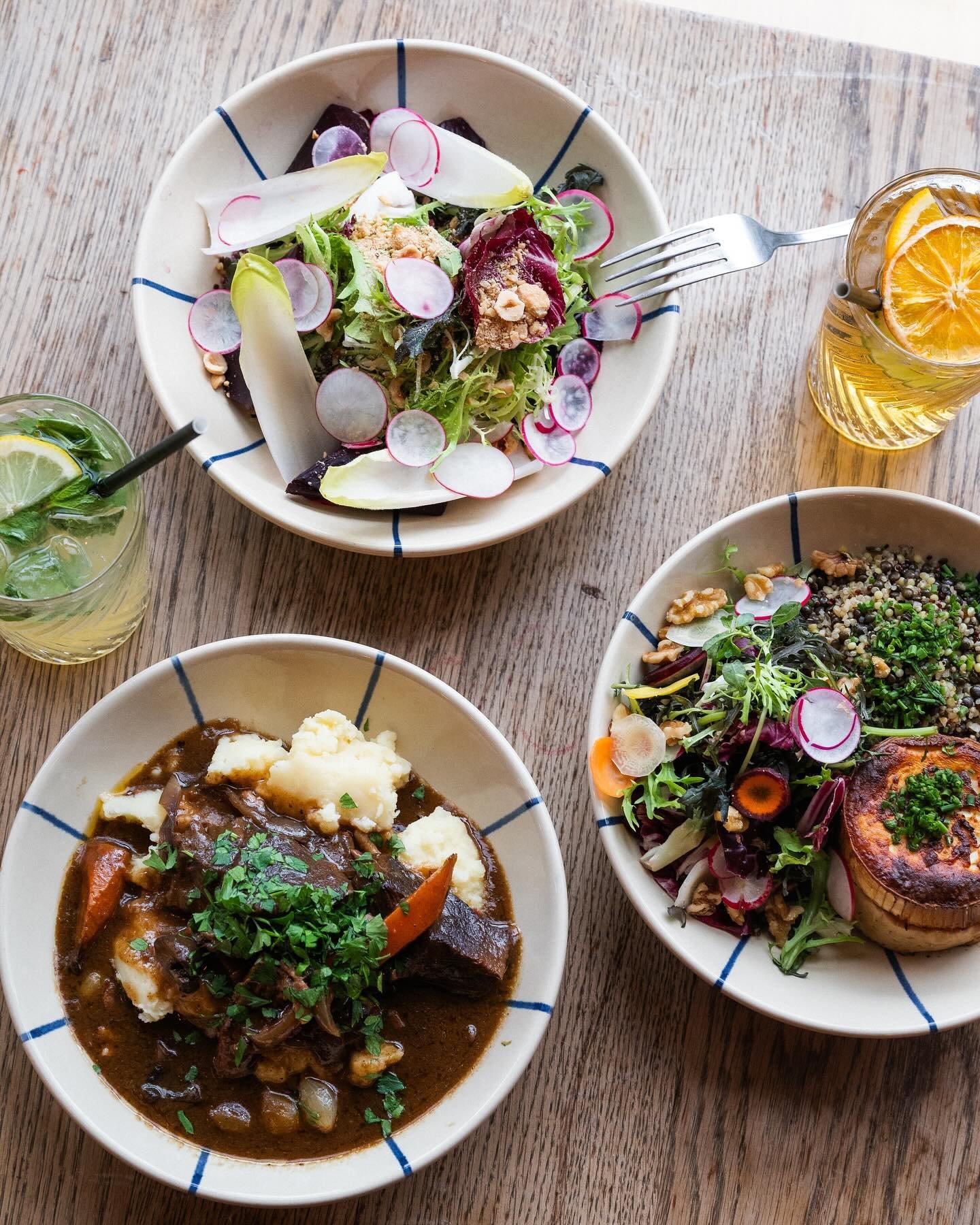 Monday what&rsquo;s for lunch? 
We got you covered! 🌞

📍 Grand Central - Rue Belliard 190 - 1040 Bruxelles

#GrandCentral #LunchBrussels #Lunchtime #MondayMotivation