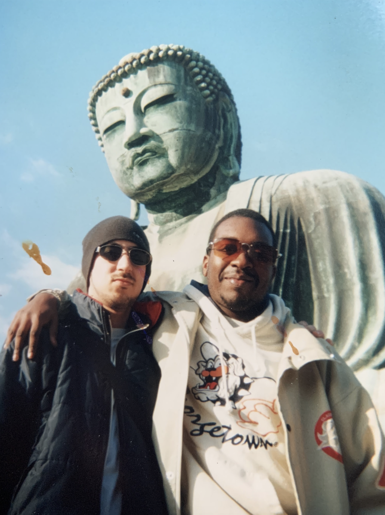 With bandmate Manuel Bundy at Kamakura’s Daibutsu (2000)