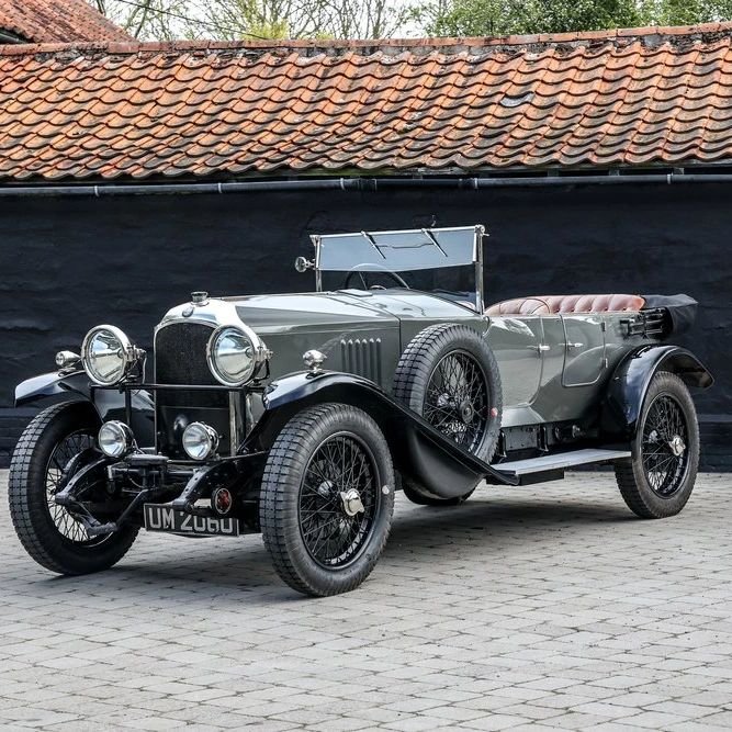 We are pleased to offer for sale an example of arguably the best British sportscar of the 1920s, a 1925 Vauxhall 30-98 OE Velox Tourer. Owned for many years and restored by 30-98 authority Arthur Archer and subject to a full engine rebuild in 2019, t