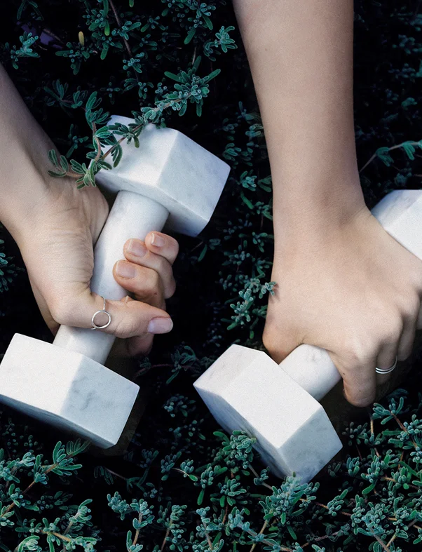 ADDITION-STUDIO-MARBLE-DUMBBELL-GREEN-PLANT-1-RGB.jpg