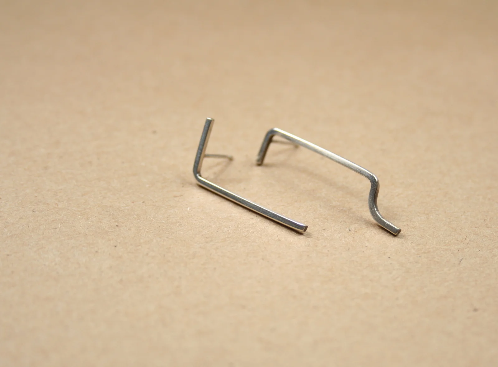 Curve Outline Small Post Earrings