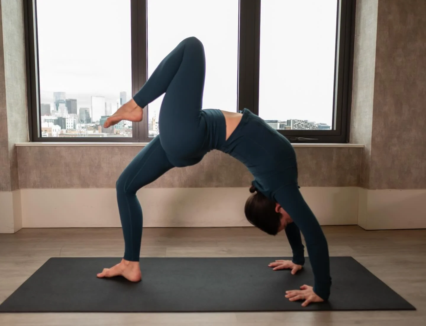 new year, different role call: I&rsquo;m a mom, mommy, mamacita 💃🏻

and besides this back bend that I waited over 14 months to attempt 😳, here&rsquo;s what cooking in la cocina de yoga:

I am currently working with 7 @greystarapartments communitie