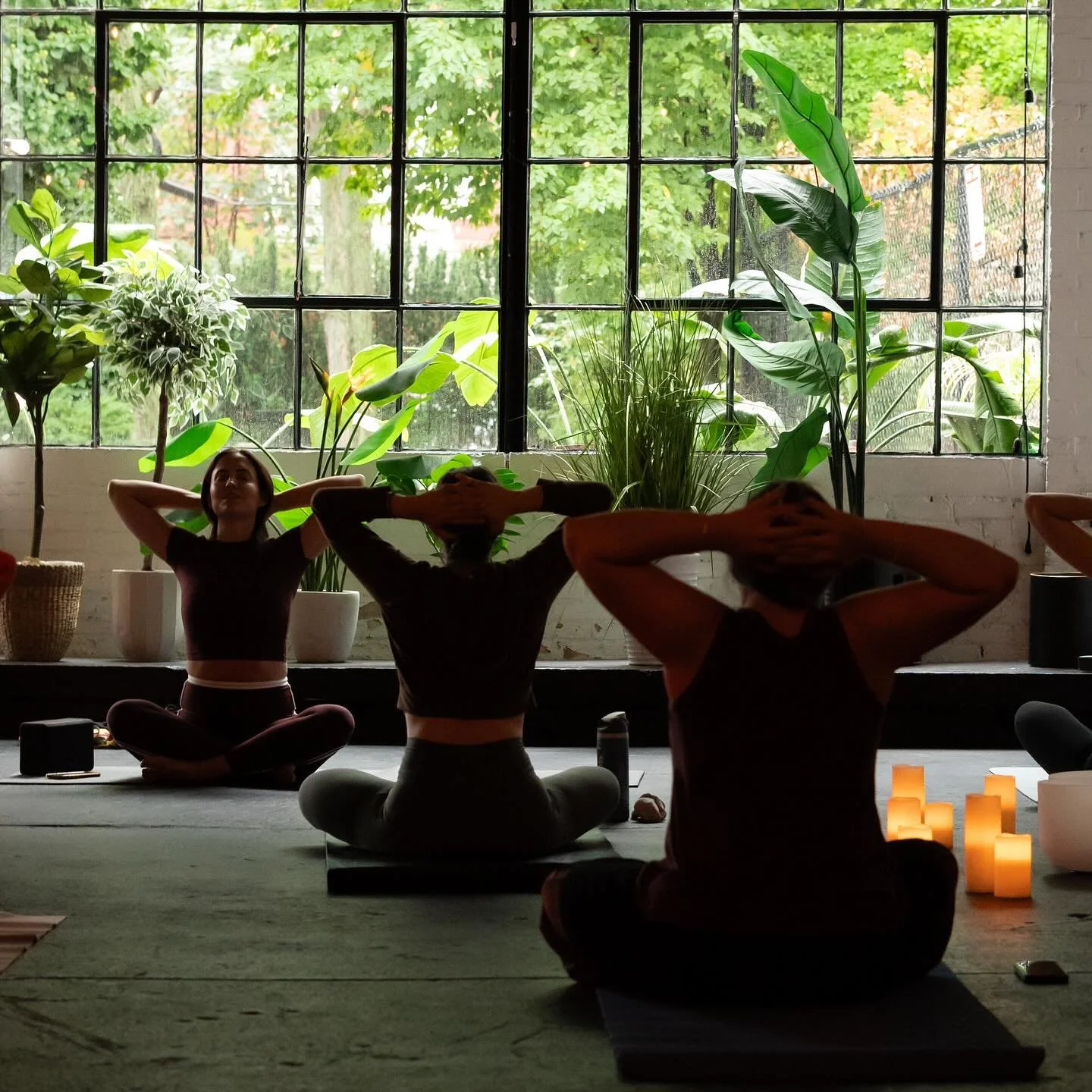 swipe to see my most advanced student 👀 

&hellip;scenes from a beautiful introduction back into teaching after taking a ~4 month pause late into my third trimester. My biggest inspiration came along with me this time, proudly reppin&rsquo; her [emb