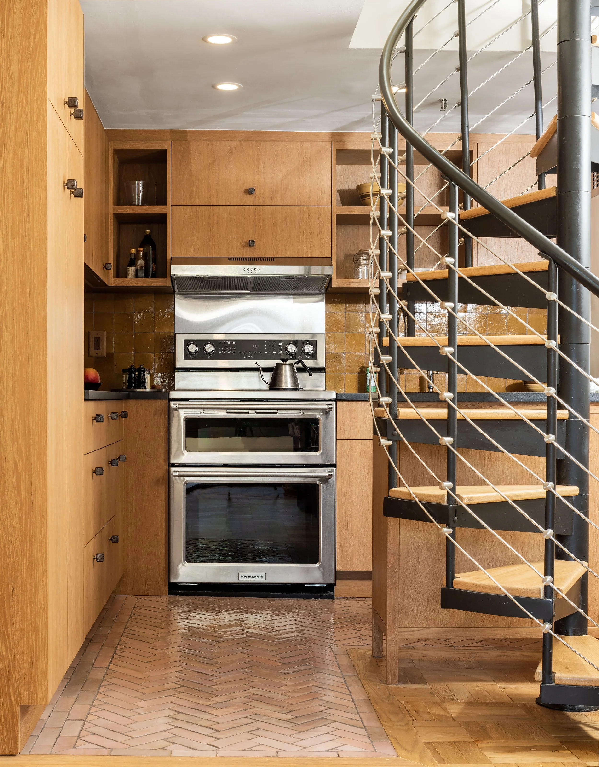 Shot 1 0025-ron23 final.jpg