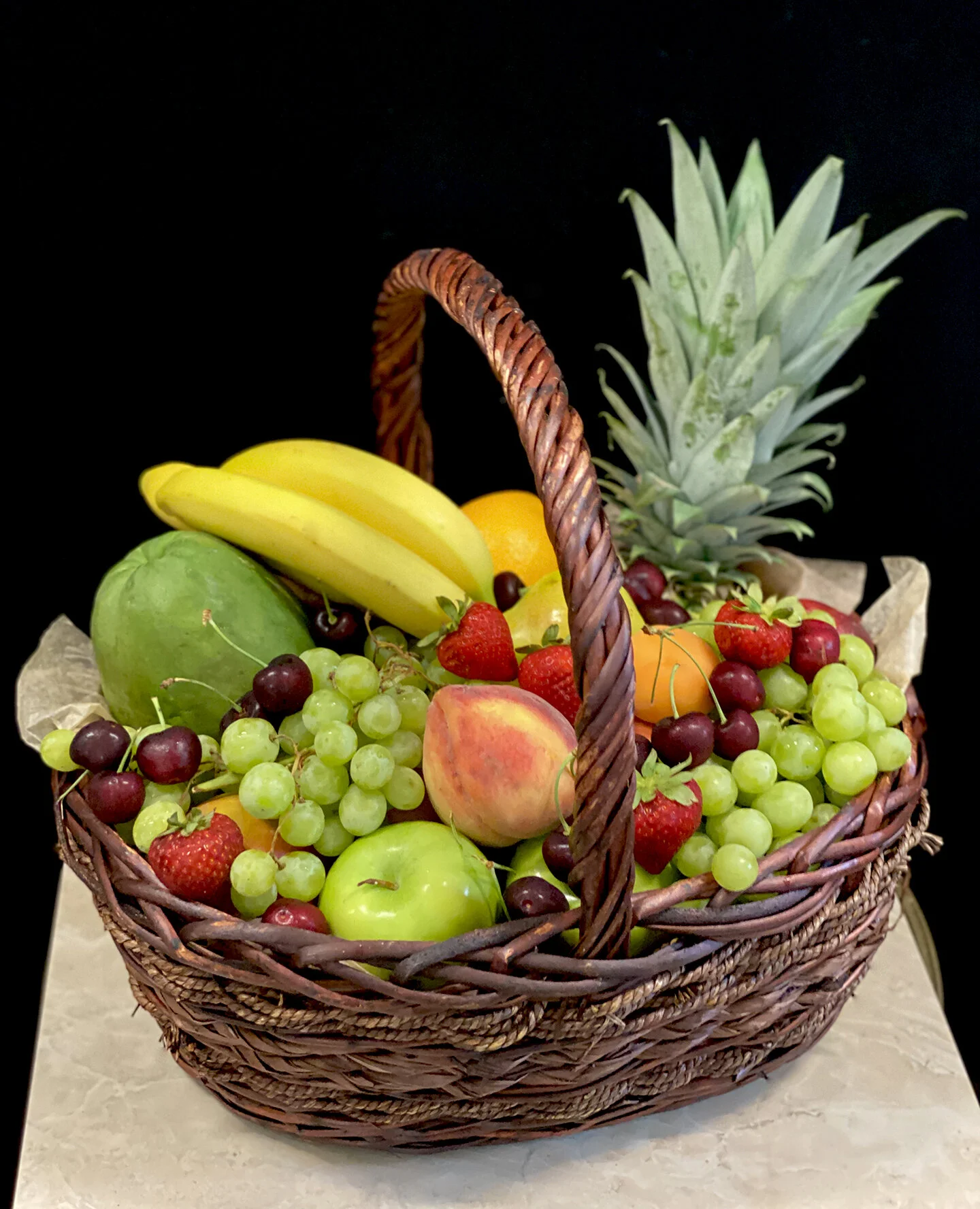 FRESH FRUIT BASKET