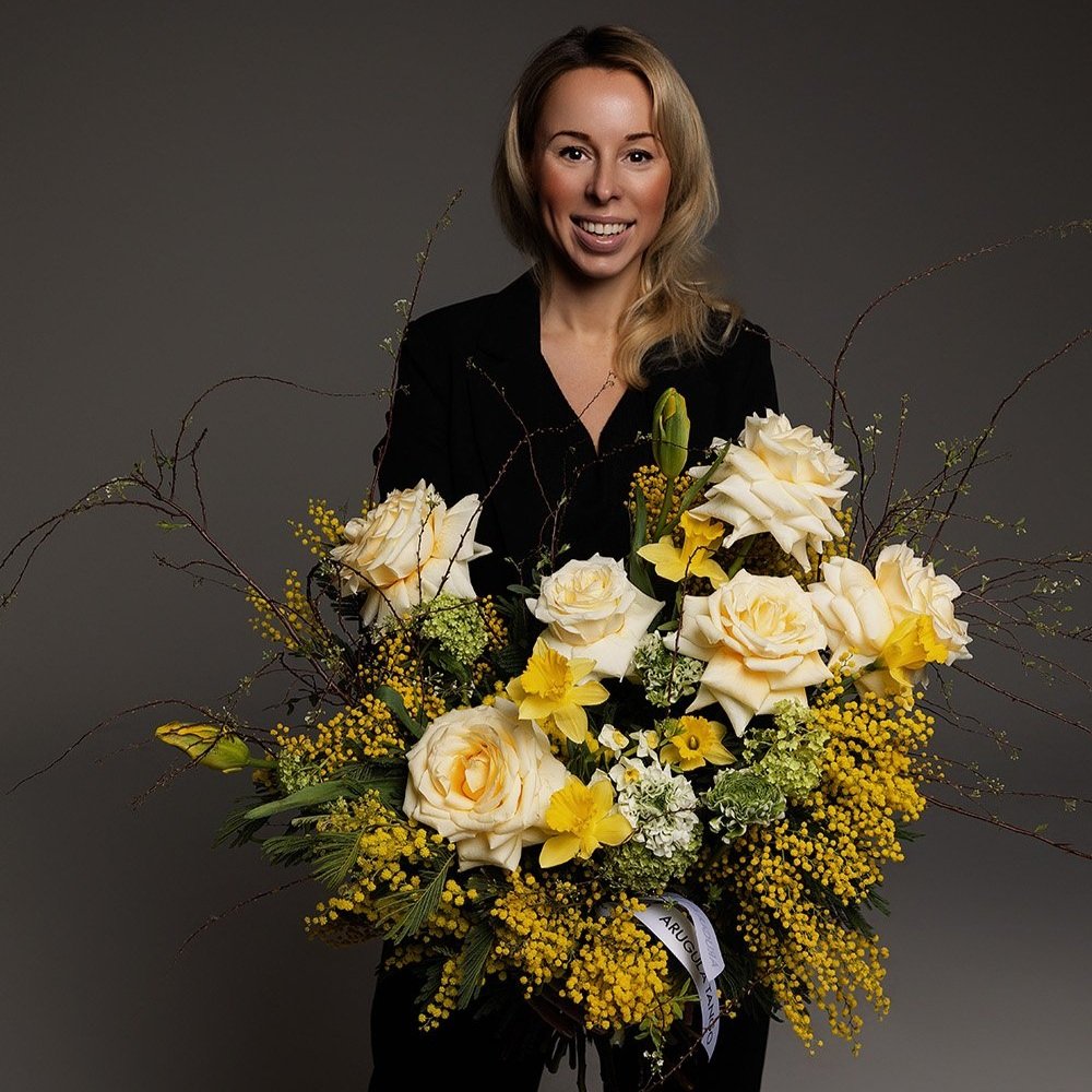 SEASONAL HAND-TIED BOUQUET