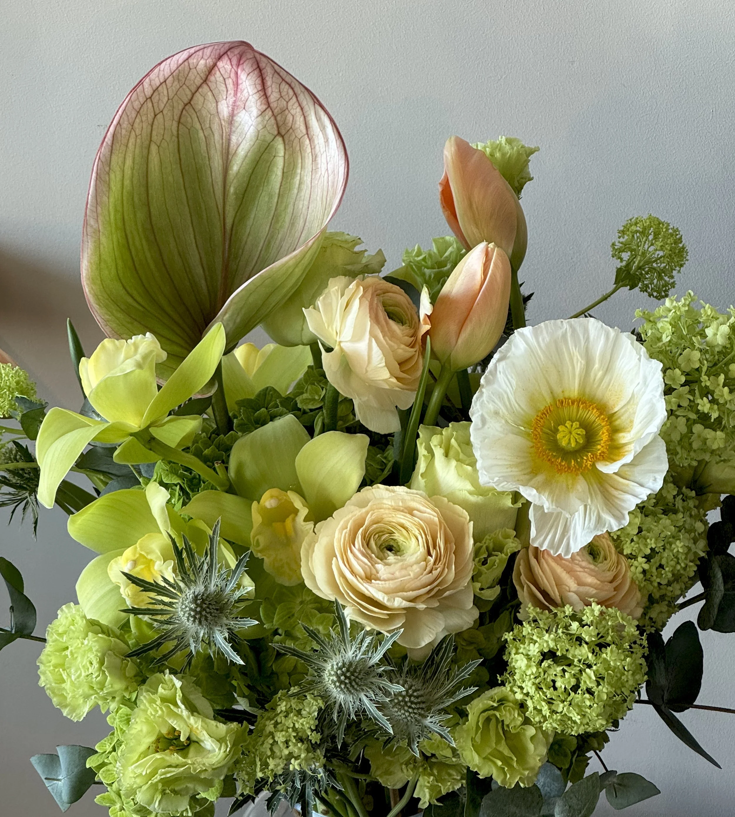 Luxury Housewarming Flowers in Norwalk, CT: What to Send and When