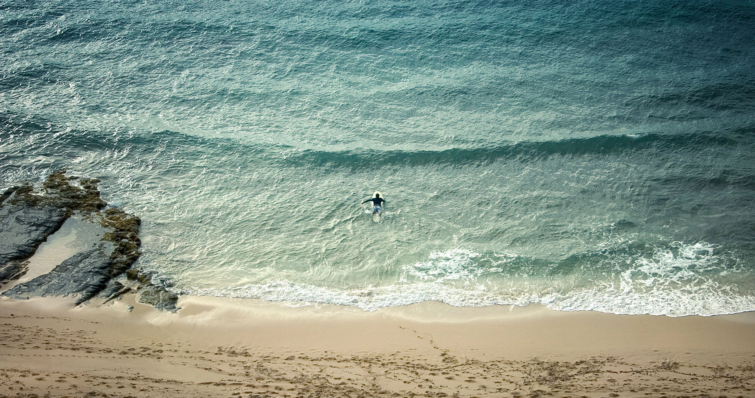 tmpCRW_6231_surfer_web_w1_web.jpg