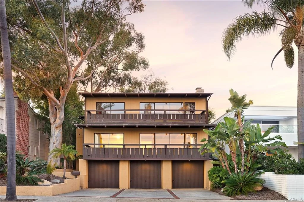 135 Crescent Bay.jpeg