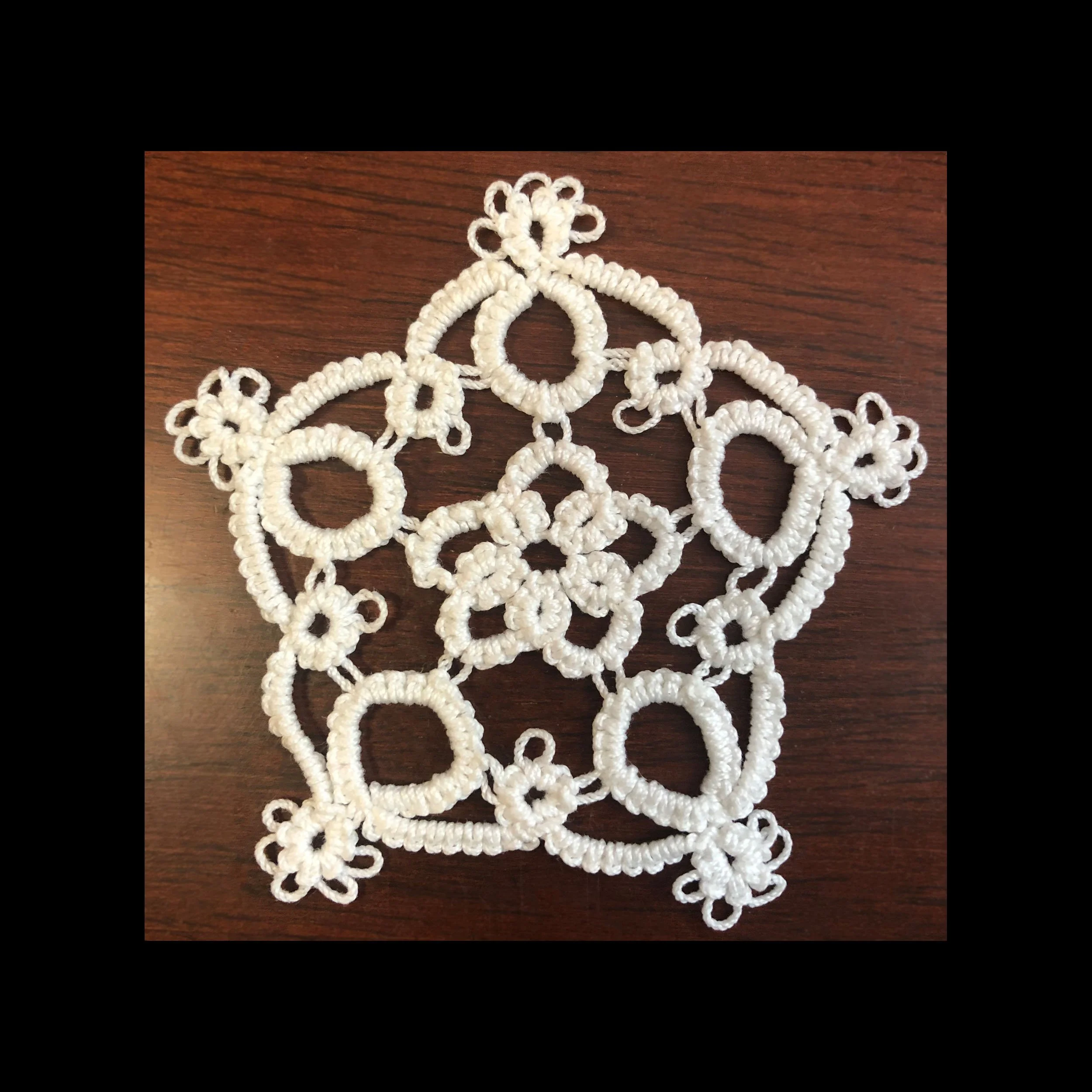 2021-11-18 Tatted Small Fancy Snowflake 2a - web jpg.jpg