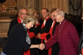 Britanski premier ne bo več imenoval anglikanskih škofov
