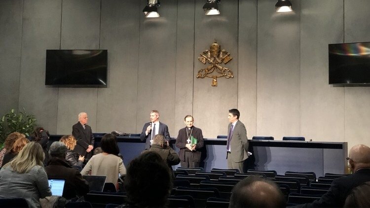 Pomoč škofovskim konferencam