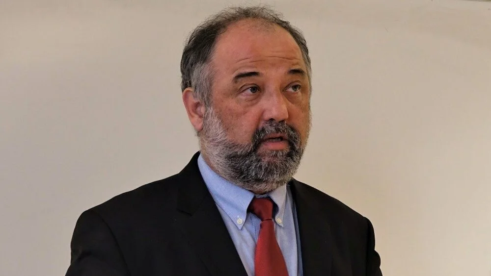 Človek je obsojen na dialog