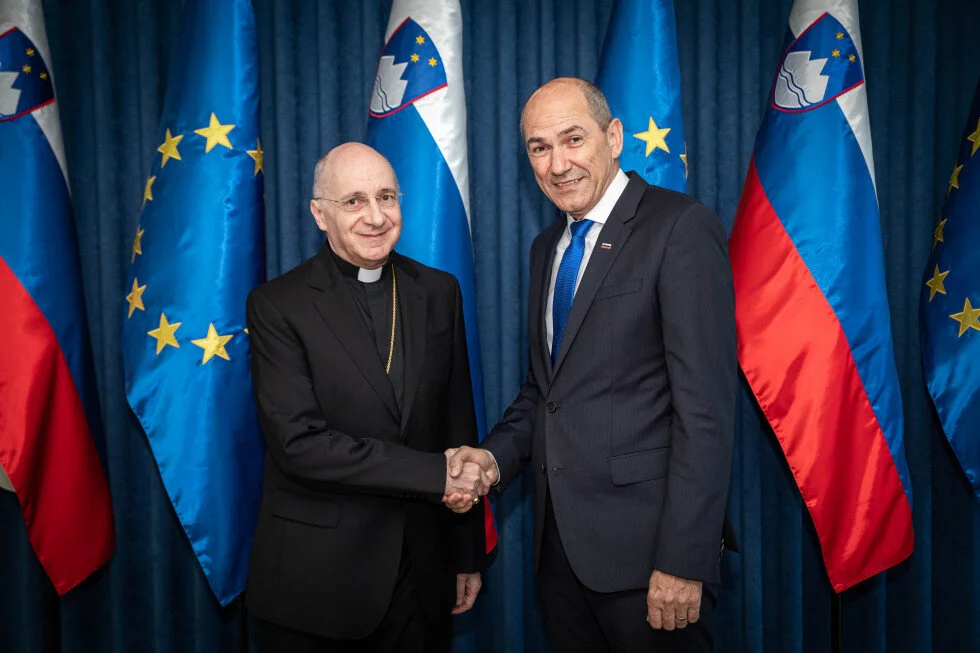 Nuncij na obisku pri premierju