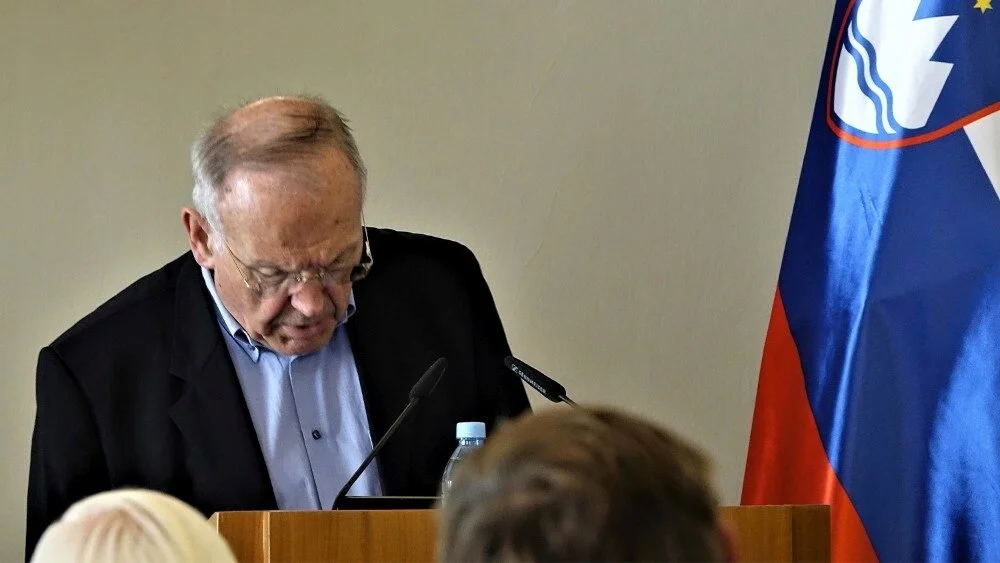 Polovičarska sprava ni mogoča