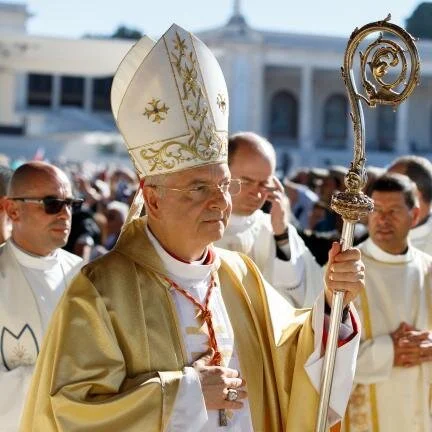 Kardinal Piacenza o covidu-19