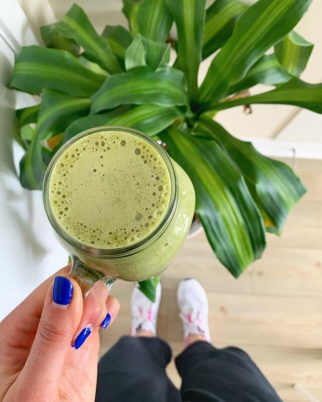 LOWER BODY STRENGTH + POST WORKOUT SMOOTHIE👊🏼
.
trying to look at this as a new challenge - a challenge to get resourceful, be disciplined &amp; continue to push through uncertainty
I&rsquo;m here to help as much as I can &amp; to continue sharing 