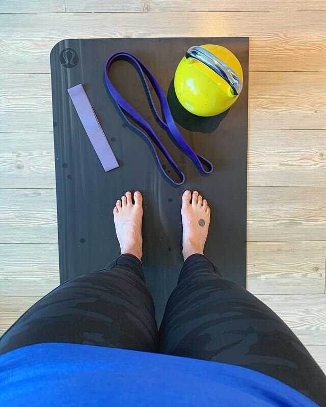 ahhhh the question everyone is asking ...
what equipment do I need for at-home workouts?
.
truthfully, there&rsquo;s a ton you can do without any equipment but I am happy that I have pieces on hand to challenge me in different ways🦾
.
I&rsquo;ve tal