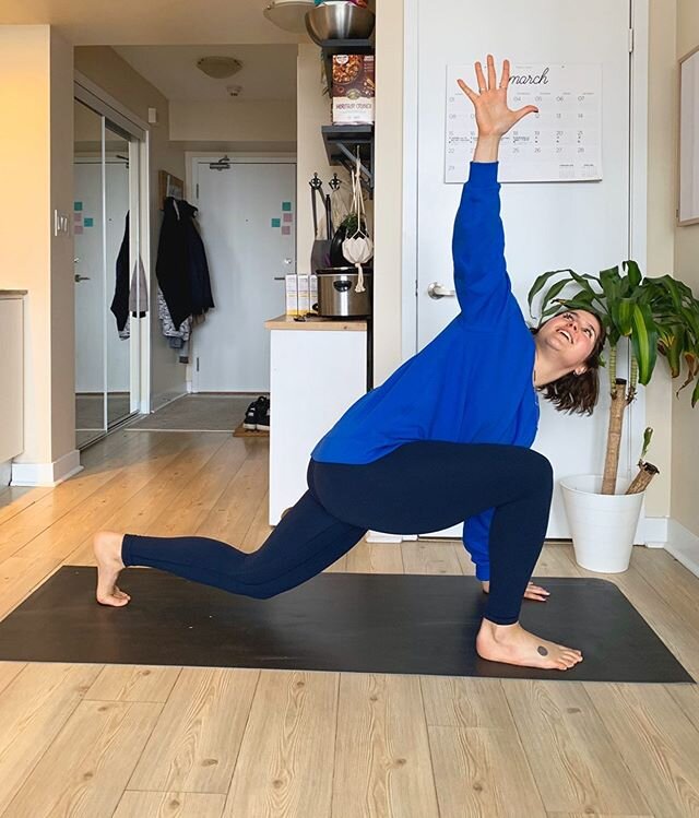 hips are probably feeling it a little at this point ... lots of extra sitting &amp; more HIIT-style workouts (hands up if you&rsquo;ve jumped in the last 72 hours🙋🏻&zwj;♀️)
.
mobility is an important piece to both preparation &amp; recovery for you